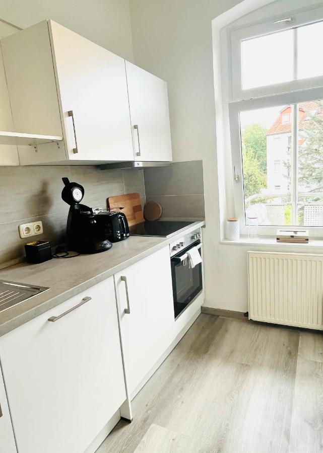 Renoviertes Apartment In Zentraler Lage - Wlan, Smart-Tv, Kueche, Balkon Und Queensize-Bett Fuer 4 Gaeste Erfurt Exterior foto